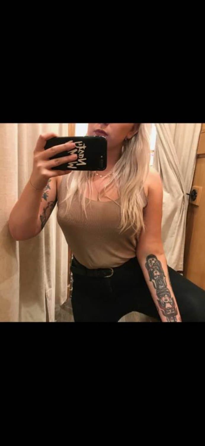 The Webslut Piper begs to be fucked.