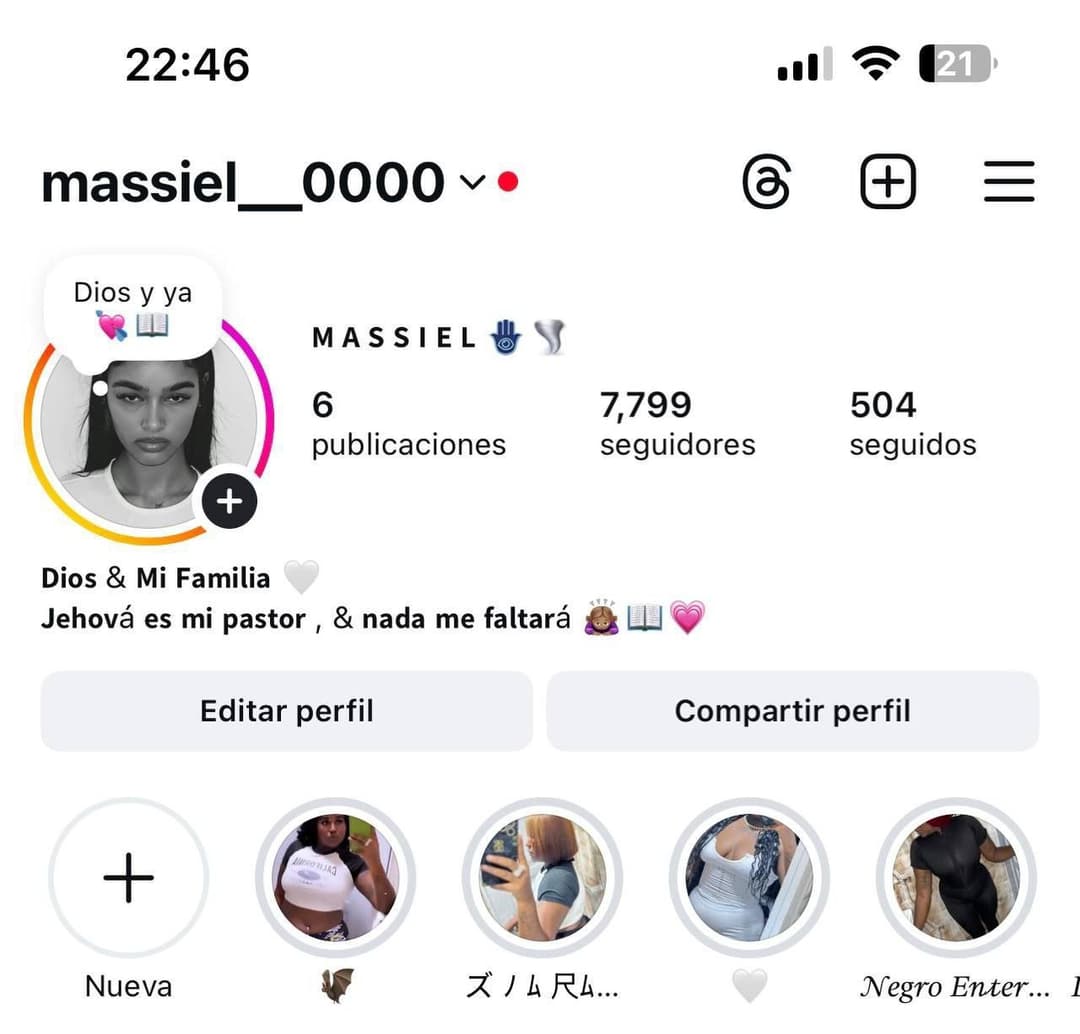 Click to view full size Negra Dominicana ?? Sólo le gusta Mamar y El Sexo Anal Duro???