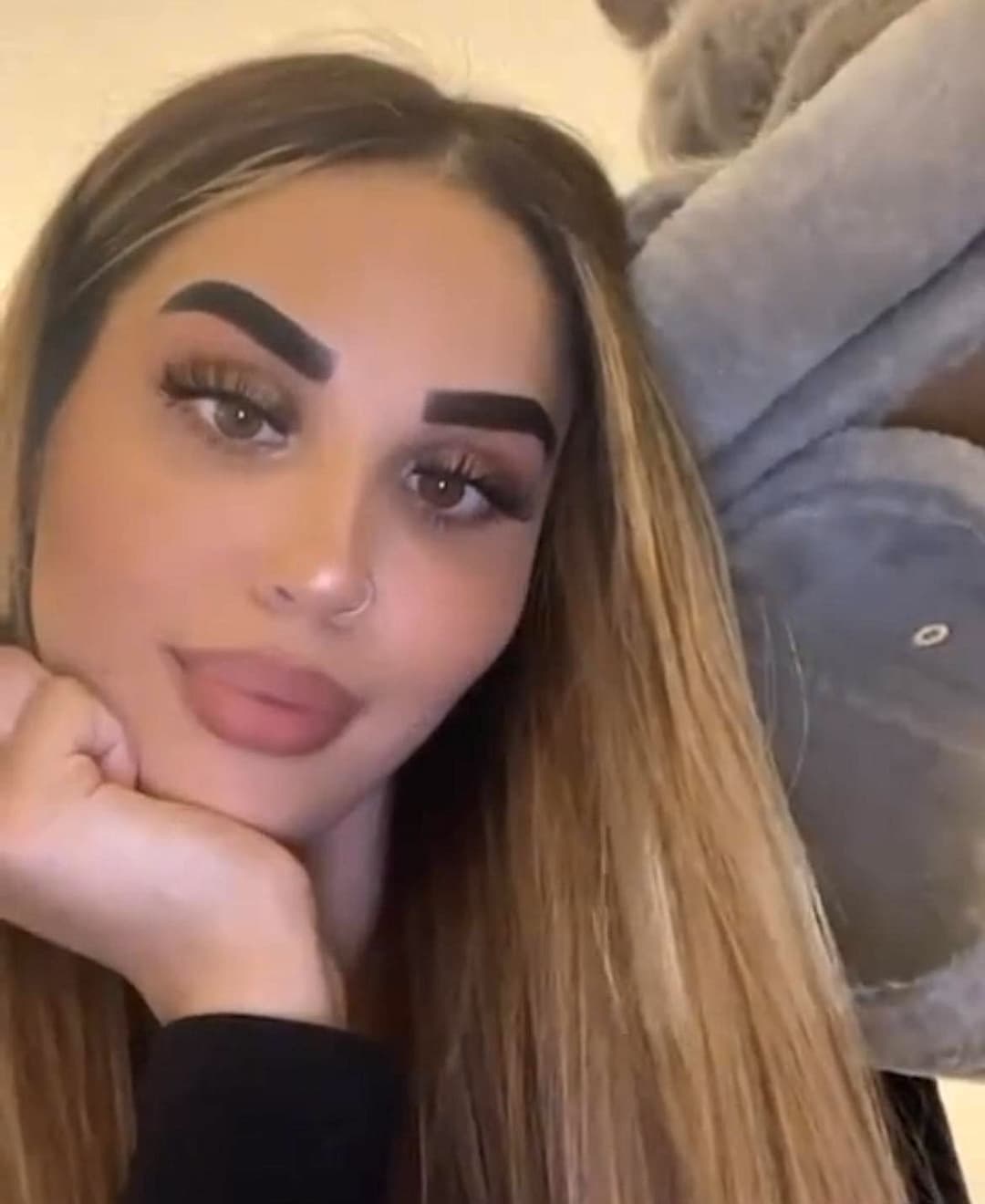 turkish girl with big lips, hot makeup and natural body gets fucked