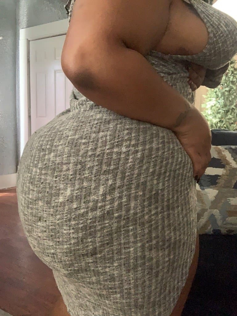 THICK BiG BOOTY MATURE EBONY MOM. MILF COUGARS phone leaked real camera roll