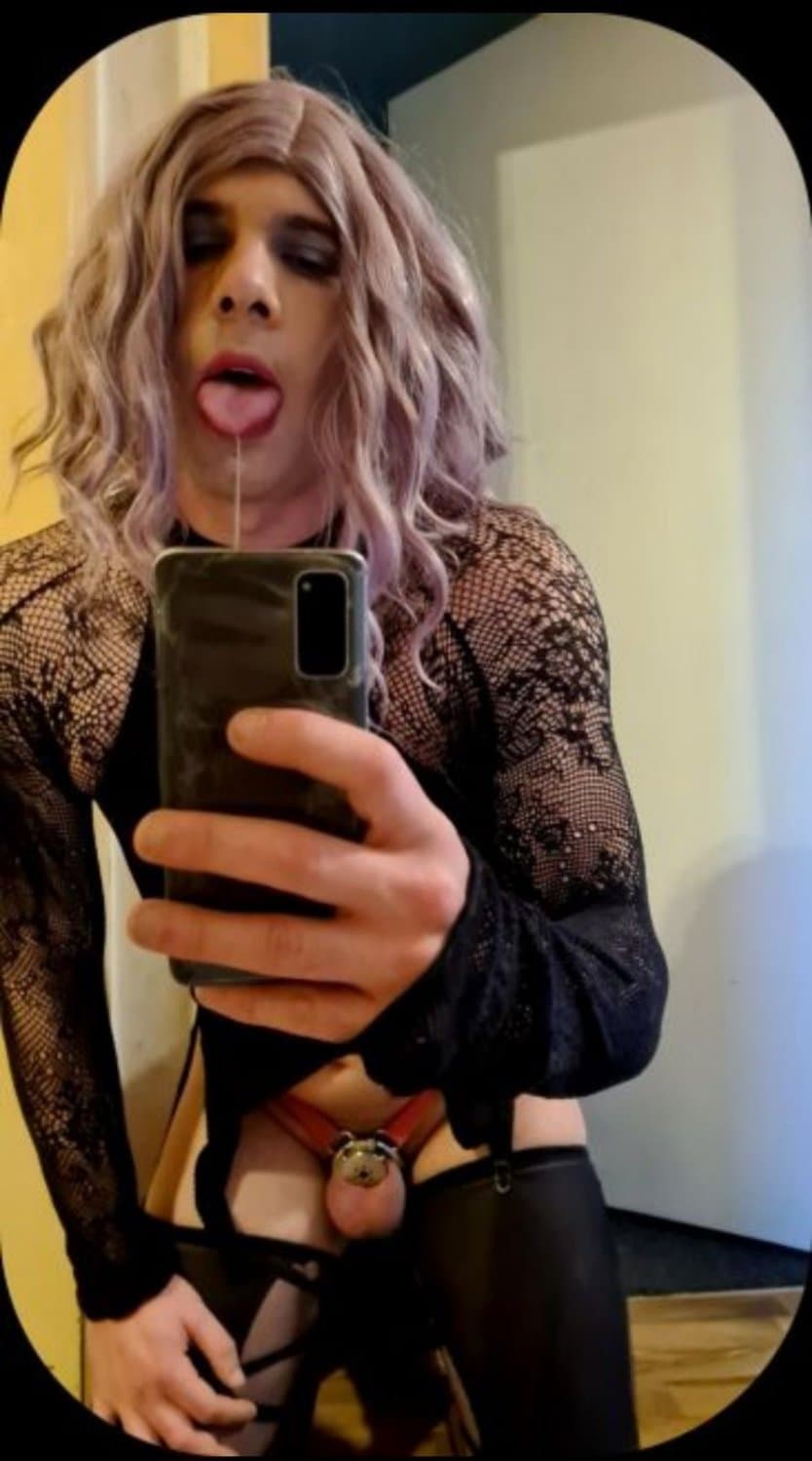 Click to view full size Slut Liza is another German sissy who is hoping for all sorts of fun things