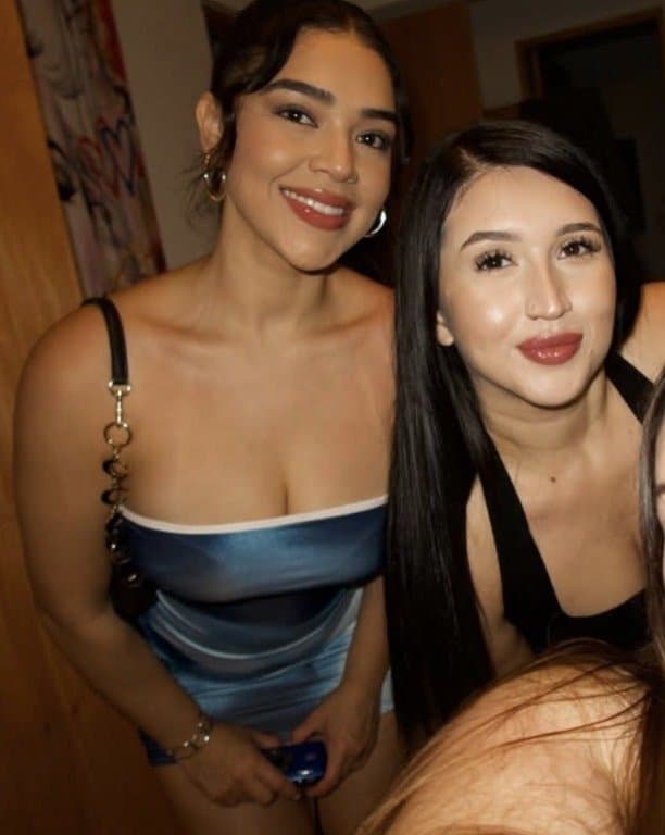 Best friends head ai