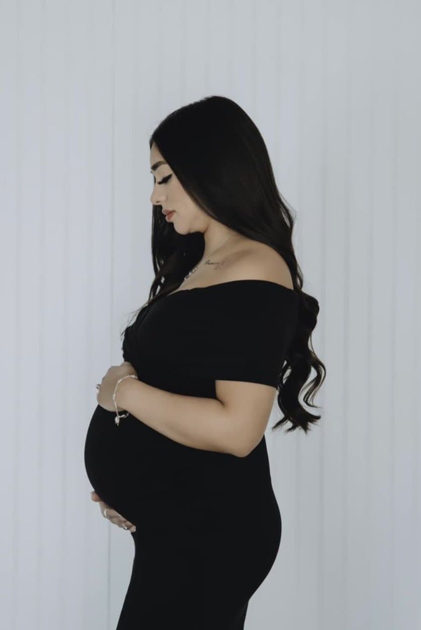 Click to view full size Latina with best legs and beautiful face no pull out game