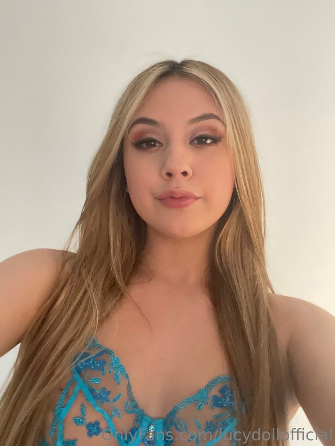 lucy doll lucydollaz