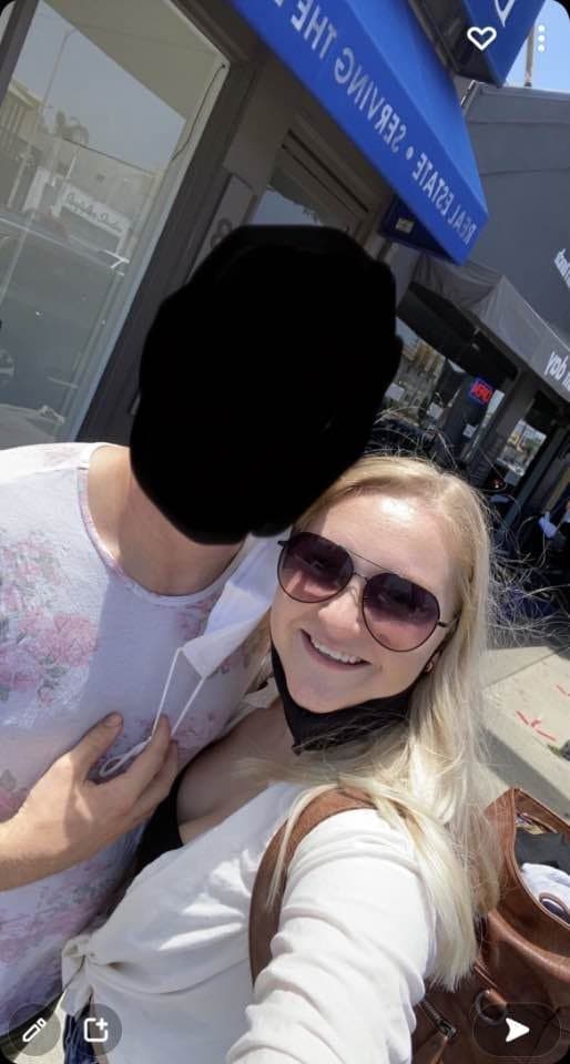 Brasileiro vazando os nudes da sua namorada gringa