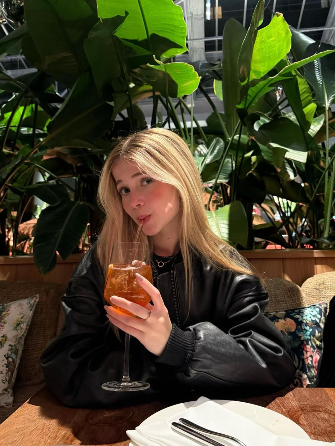 Arrasa Lana , fotos delicias...Lana Negrini a beleza loira , muito goostosa !!!