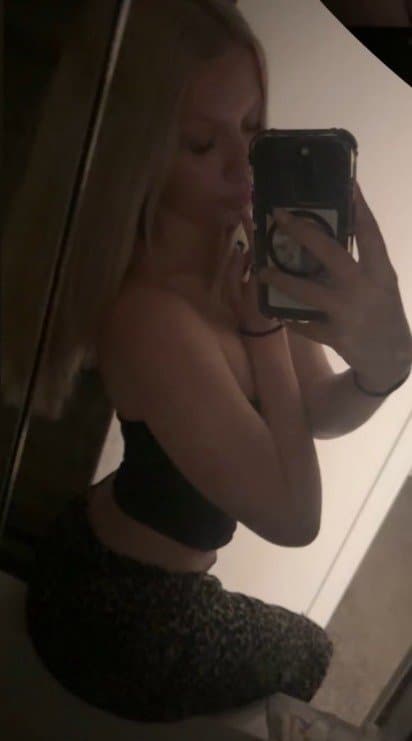 Dick-hungry Avery Trigger knows how to tease