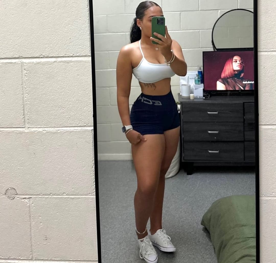 My brown sister who loves white guys, racist guys Kik me aussiebetaboy5