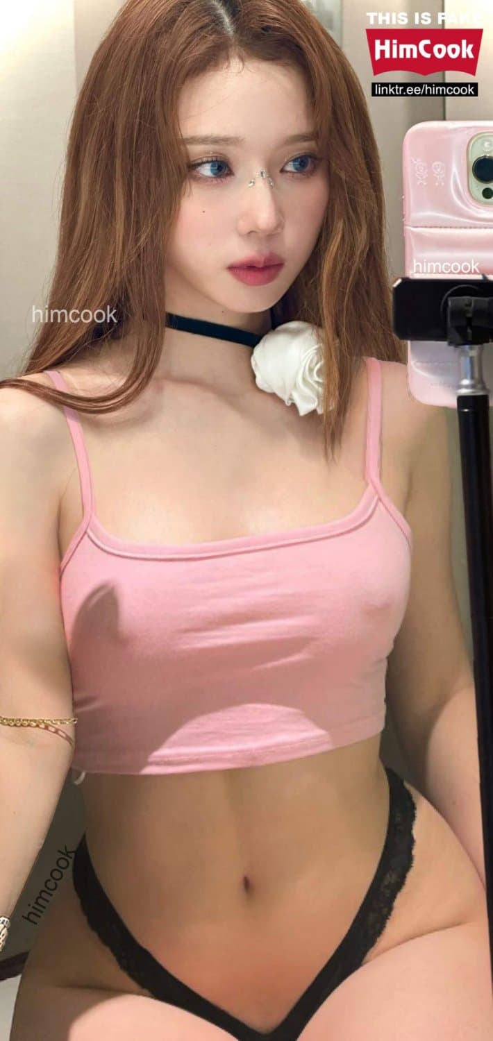 Click to view full size Winter is one of the SEXIEST WHORES in the entire KPOP industry