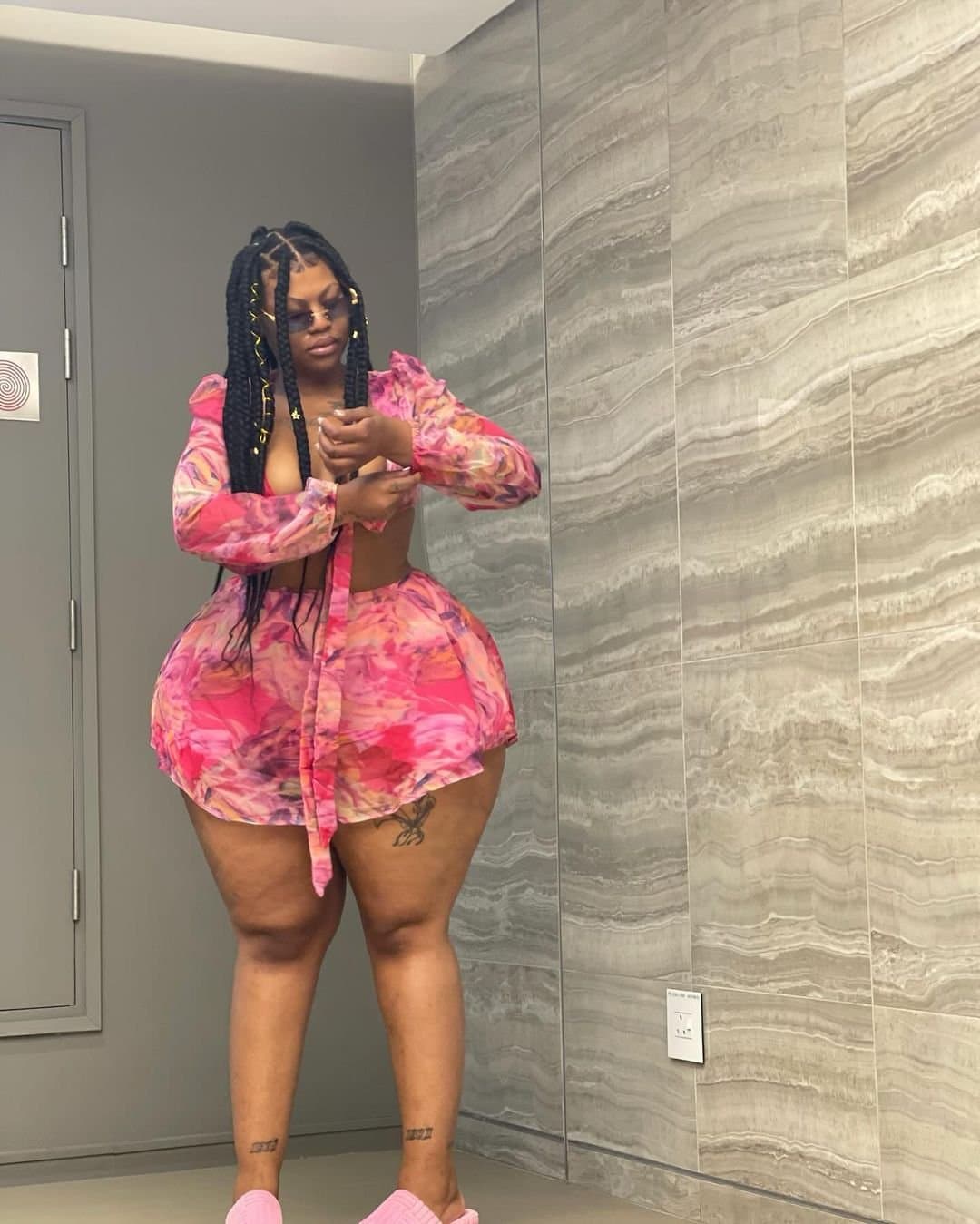 @Ms_Egbfun hourglass pear-shaped South African ass