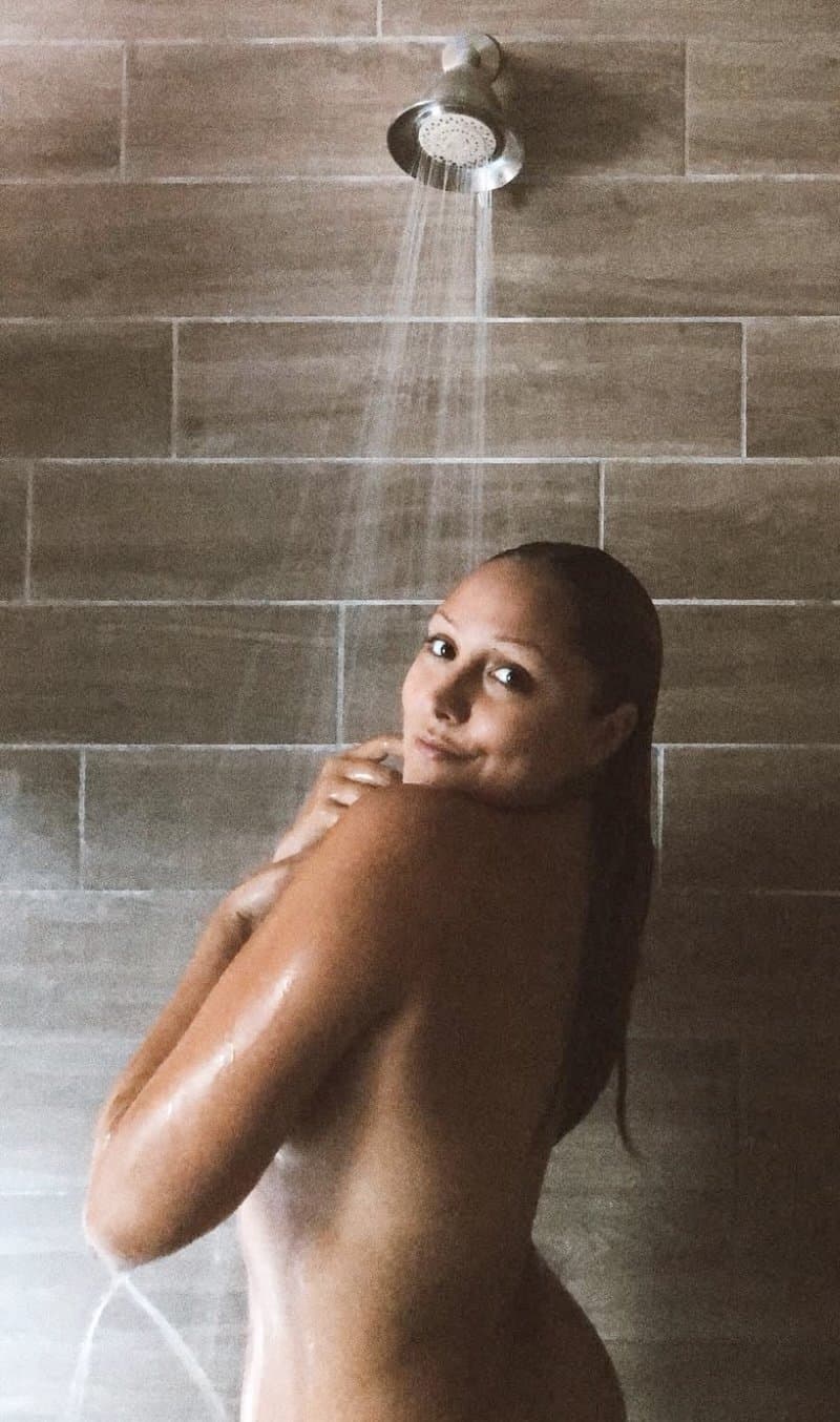 Alabama U grad Jessica “markets” her bare tits on camera so the internet can see them forever