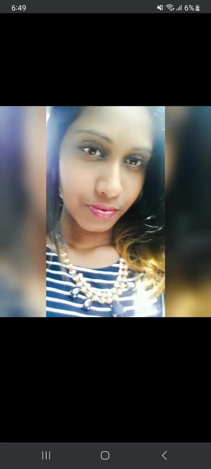 Love that my aunt shows off her body and that sexy face