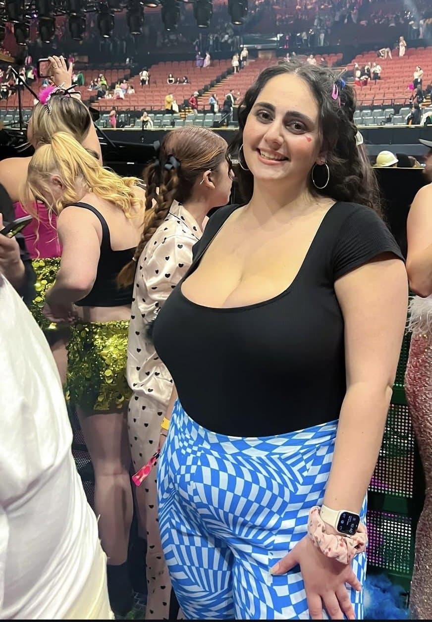 Armenian Psychologist by day , whore in the sheets!