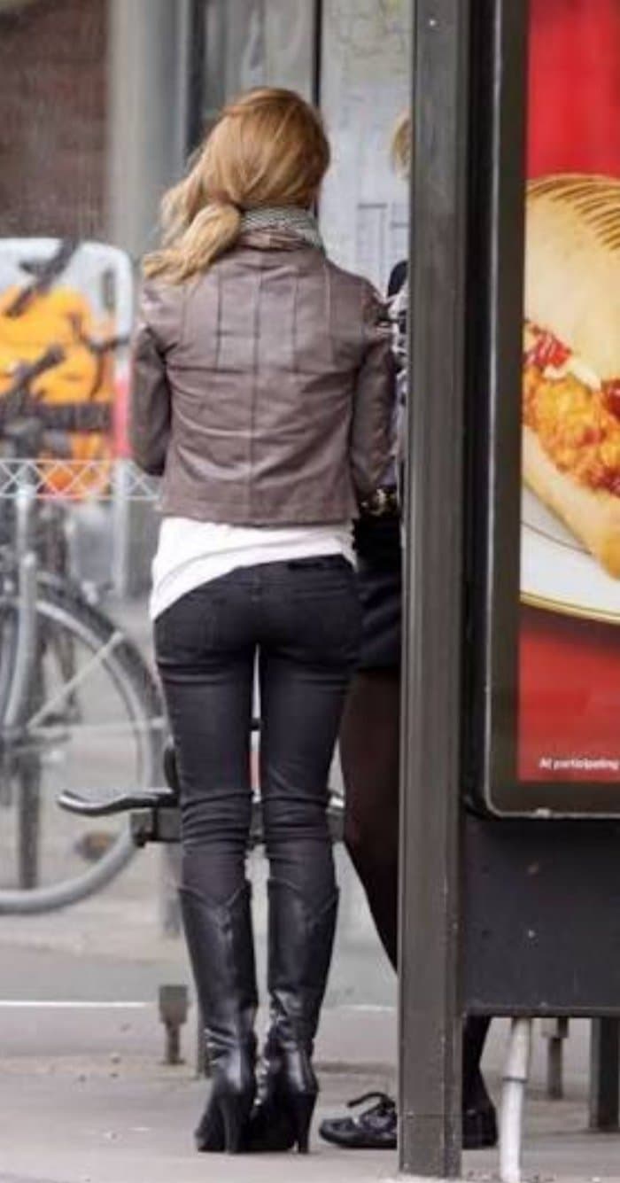 Emma Watson,2.)cum to ass pics, wanna rim her a hole so bad.