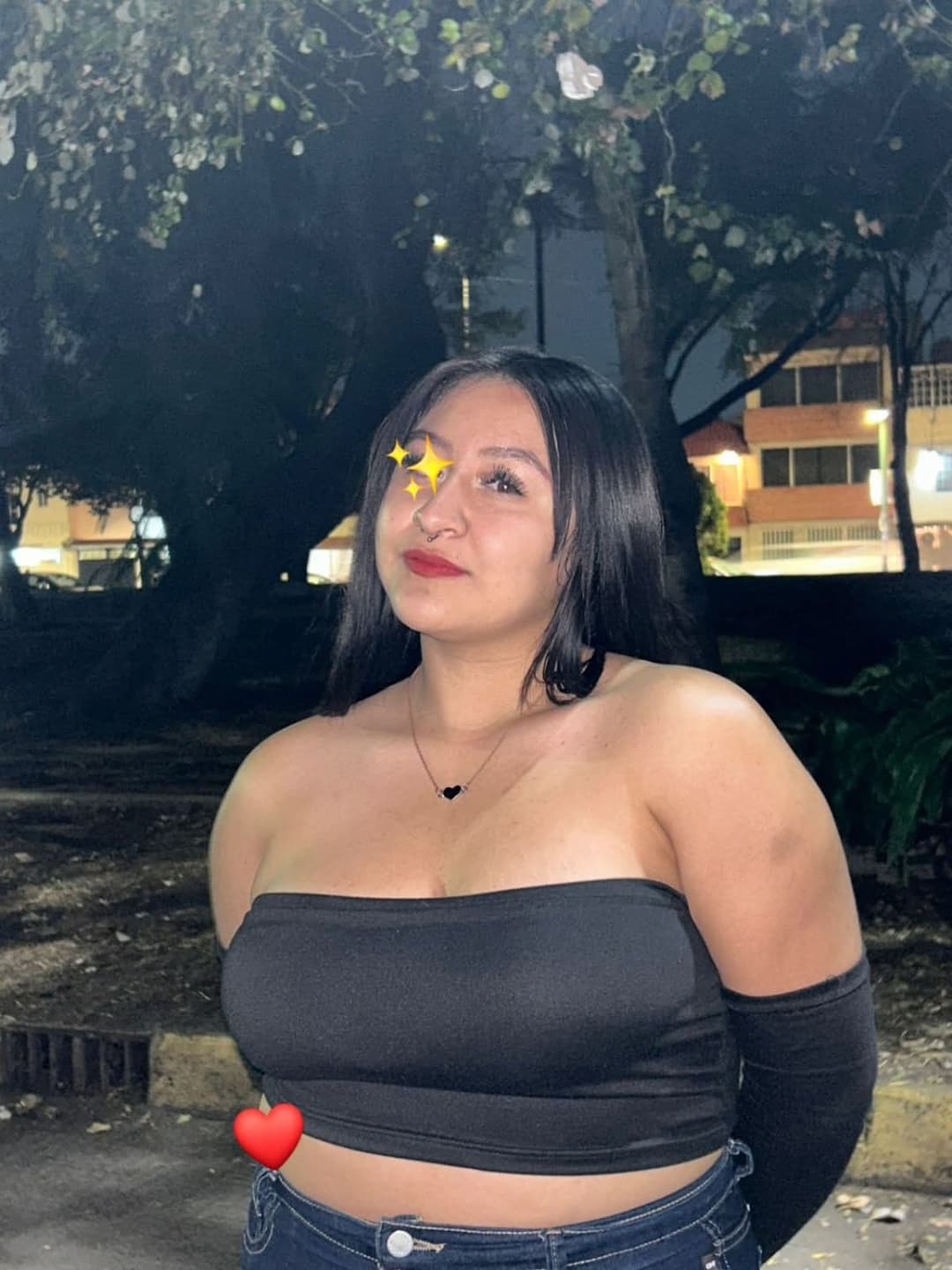 Mejor amiga mamando sin filtro