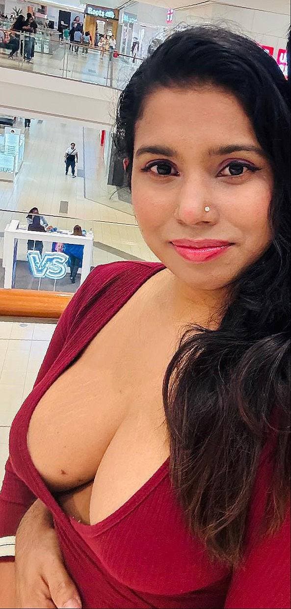 Desi Cute Indian/Sri lanka Busty Newly Married Rich Wife Homemade Doggy Fucking & Blowjobs