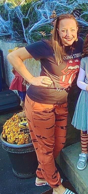 His dick is throbbing for his best friends mature wife Sarah