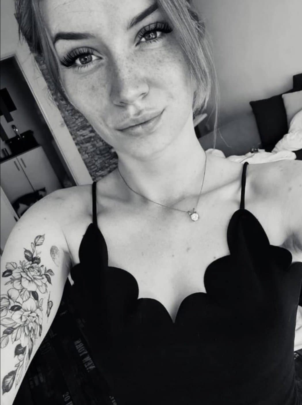 Analslut need help daddys repost for more