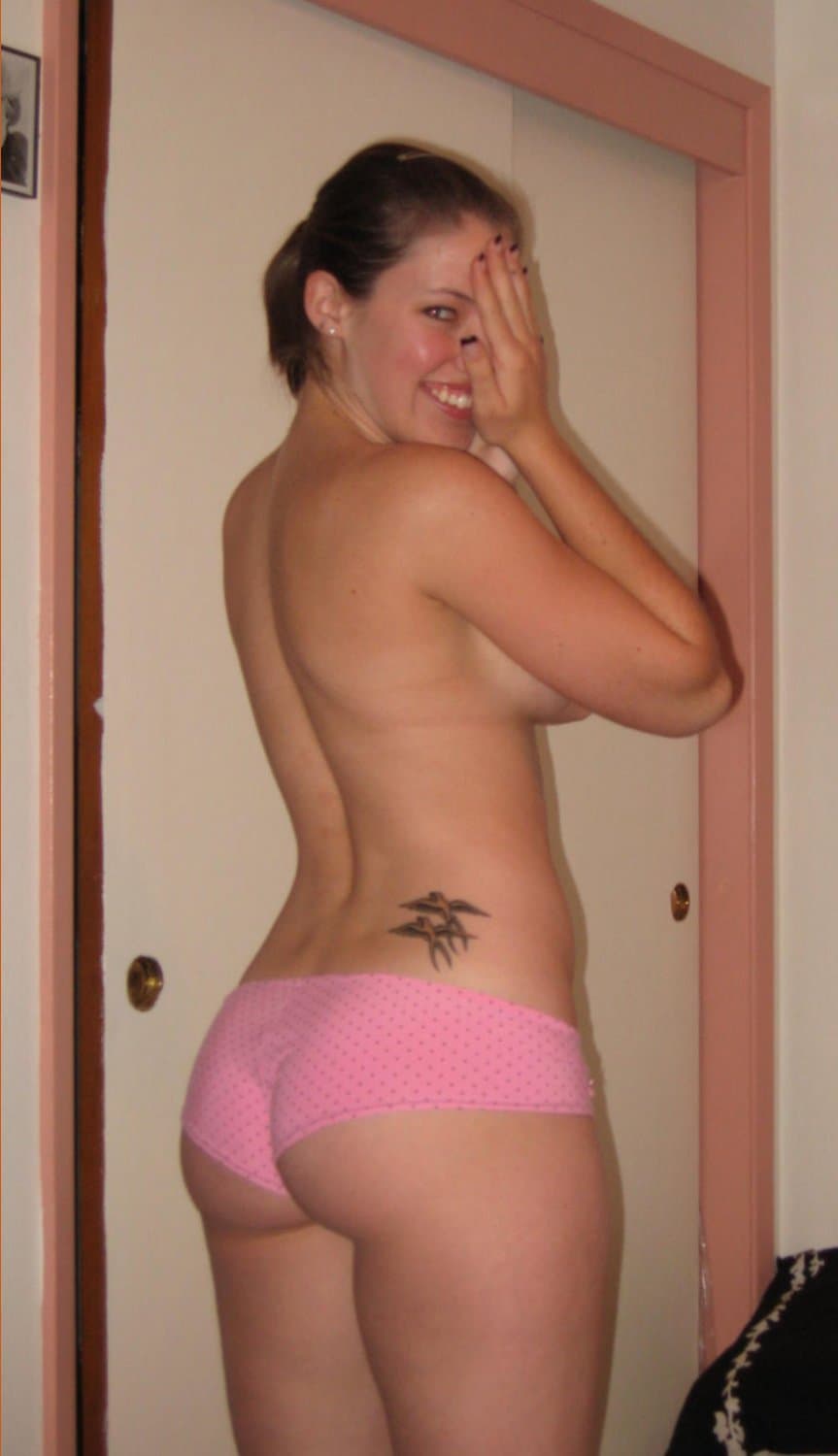 Bay Area MILF college nudes from 2006
