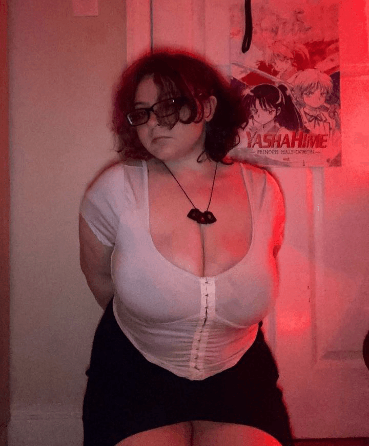 I love thick ALT GOTH chicks?