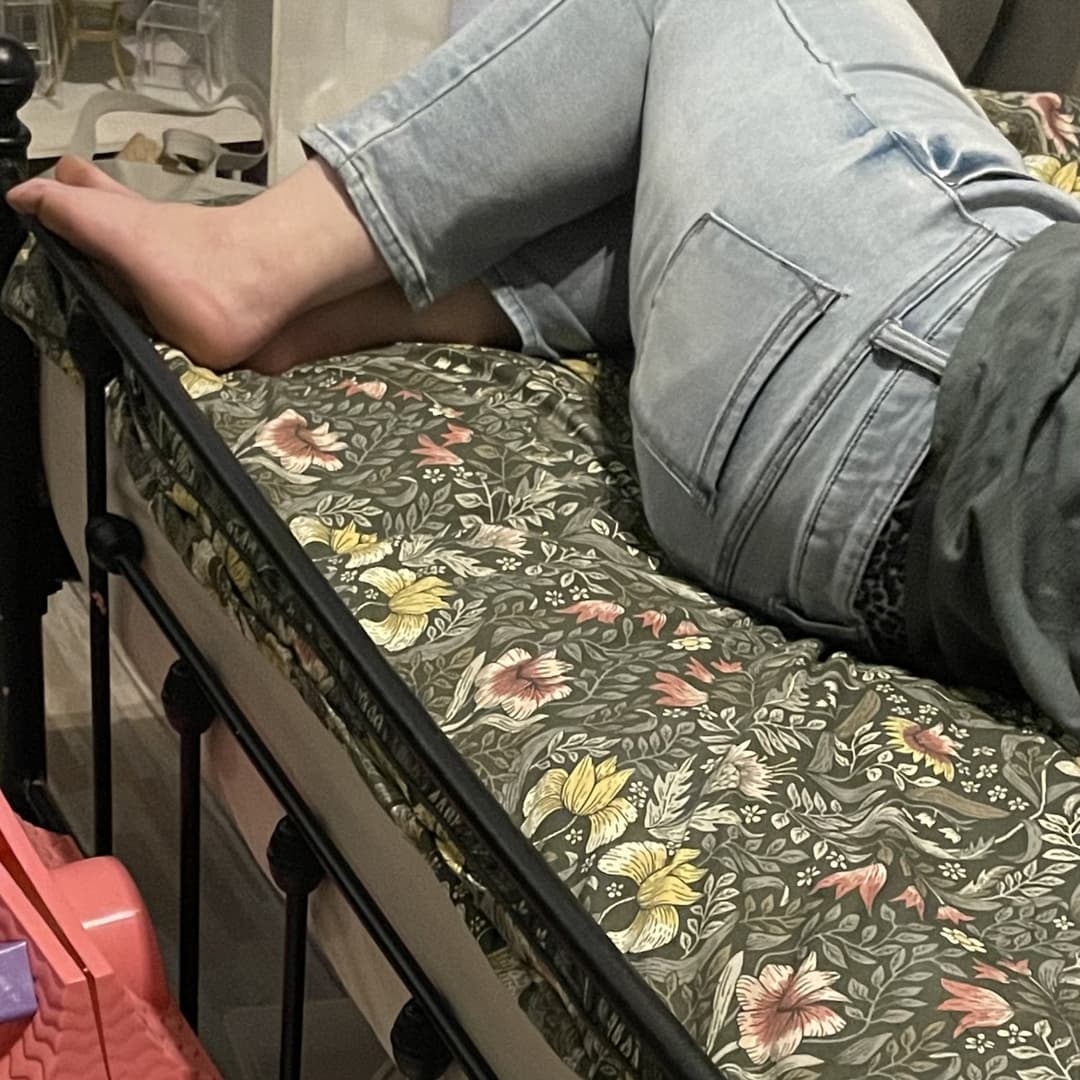 More sexy aunt extras