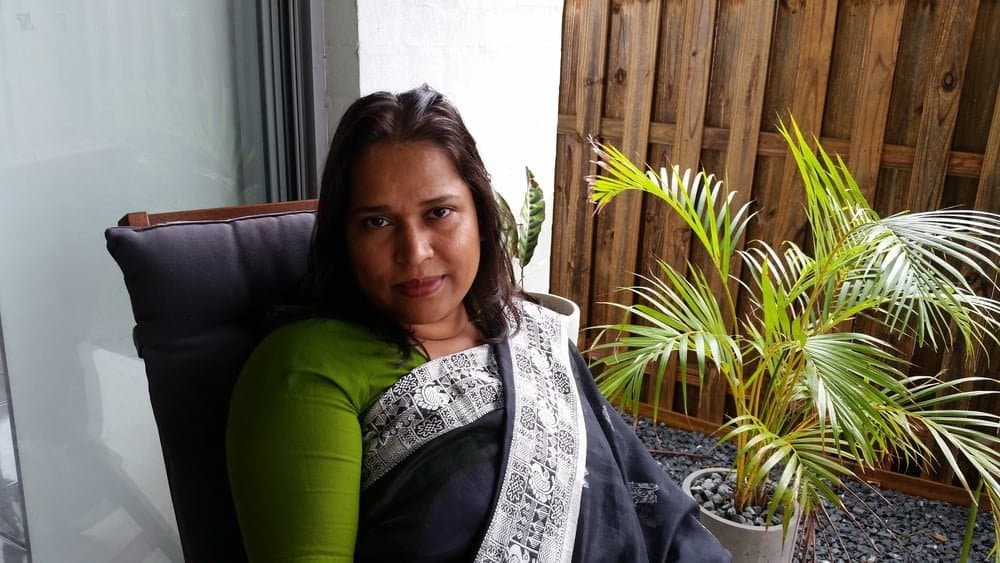 Voluptuous bhabhi from Dhaka, Bangladesh. No one could resist to pound this bhabhi????