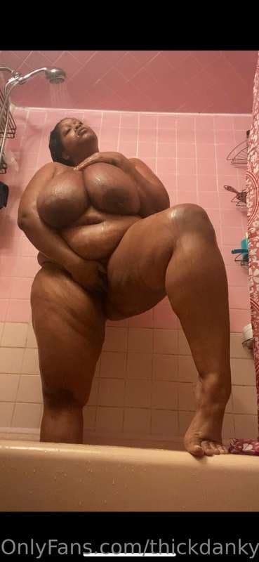 Click to view full size Massive tits Ebony bbw ??????