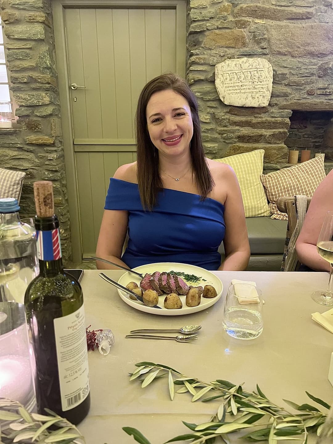 Hairy pussy or bald pussy? Kik me343435