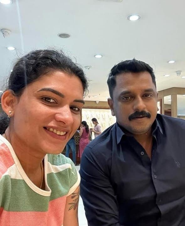 Cheating Indian Wife Threesome with Italian Couple