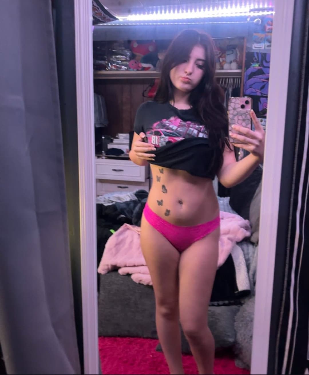 Kami, Sexy teen gets leaked