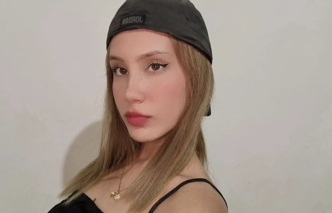 Sasha y su novia Lesbian kisses