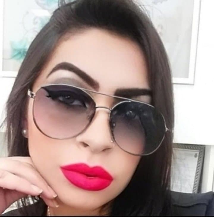 Rostinho mais perfeito e excitante.... algum tarado pra homenagear essa casada?