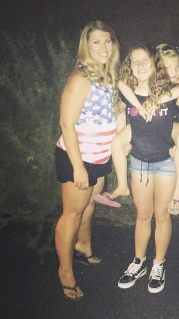 Sexy busty high school teacher Mandi Casillas Bolinger is so sexy and has perfect feet