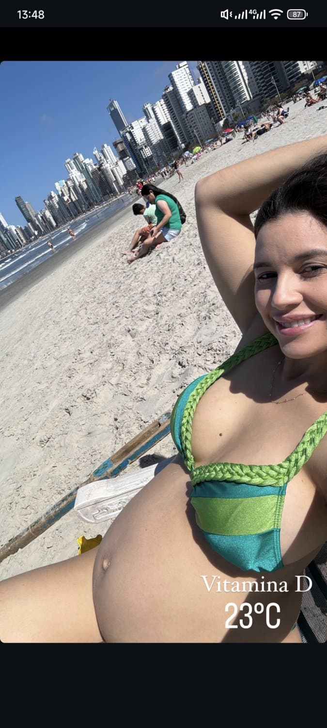 Safada, gostosa que ama uma casa de swing