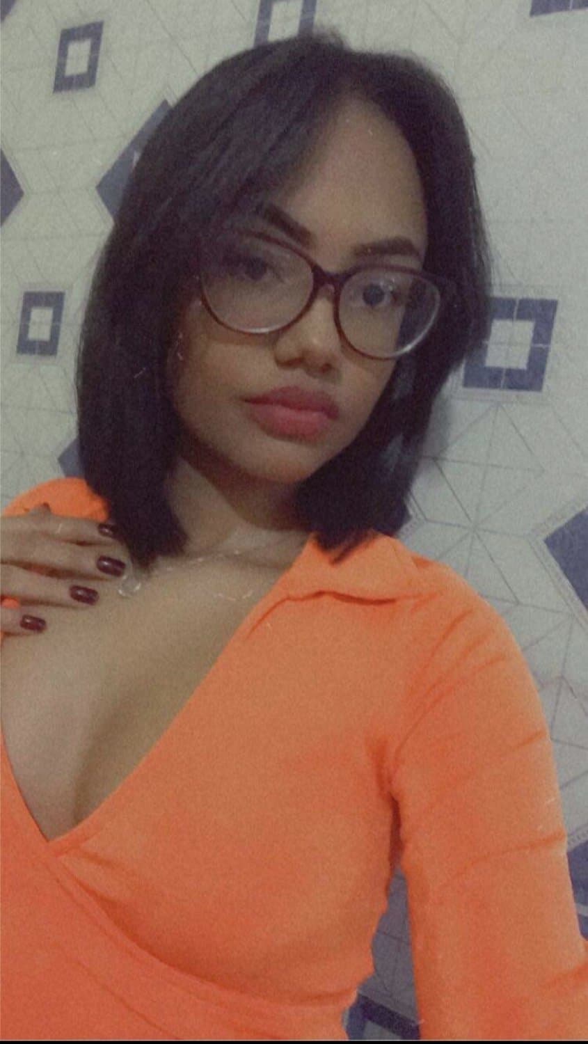 Para los amantes de morenas dominicanas, la puta de María ??