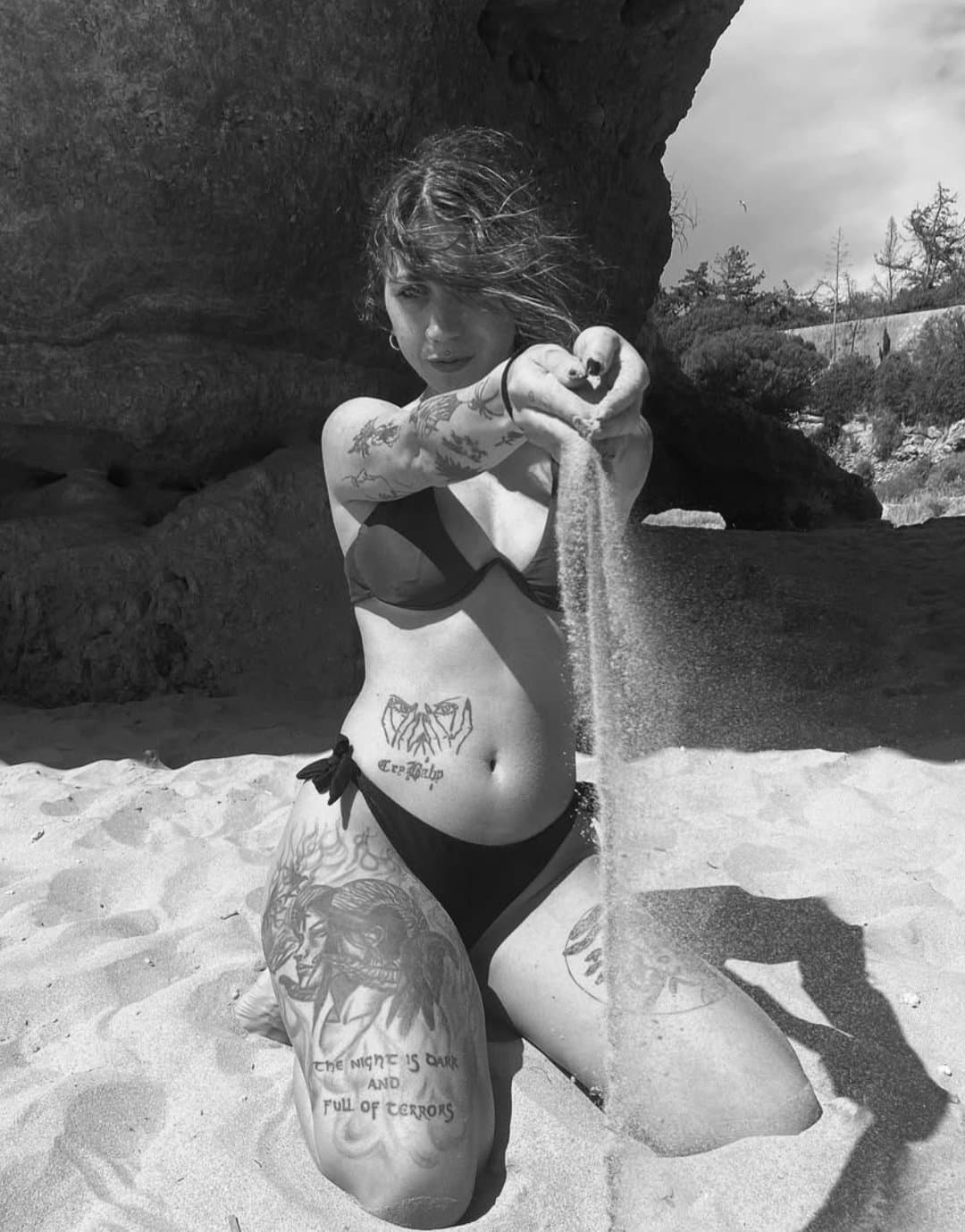 Please someone blast my sister in cum ?