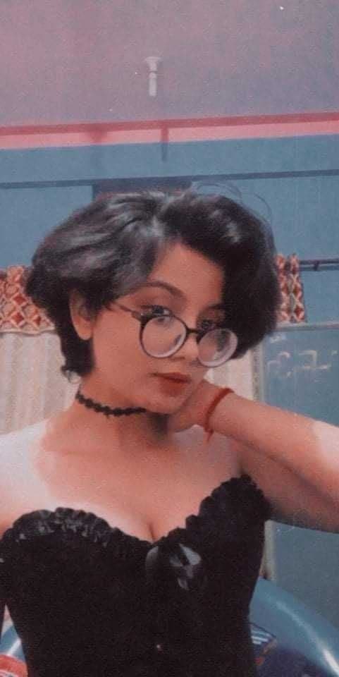 Desi slut - Nice boobs, nude and non-nude