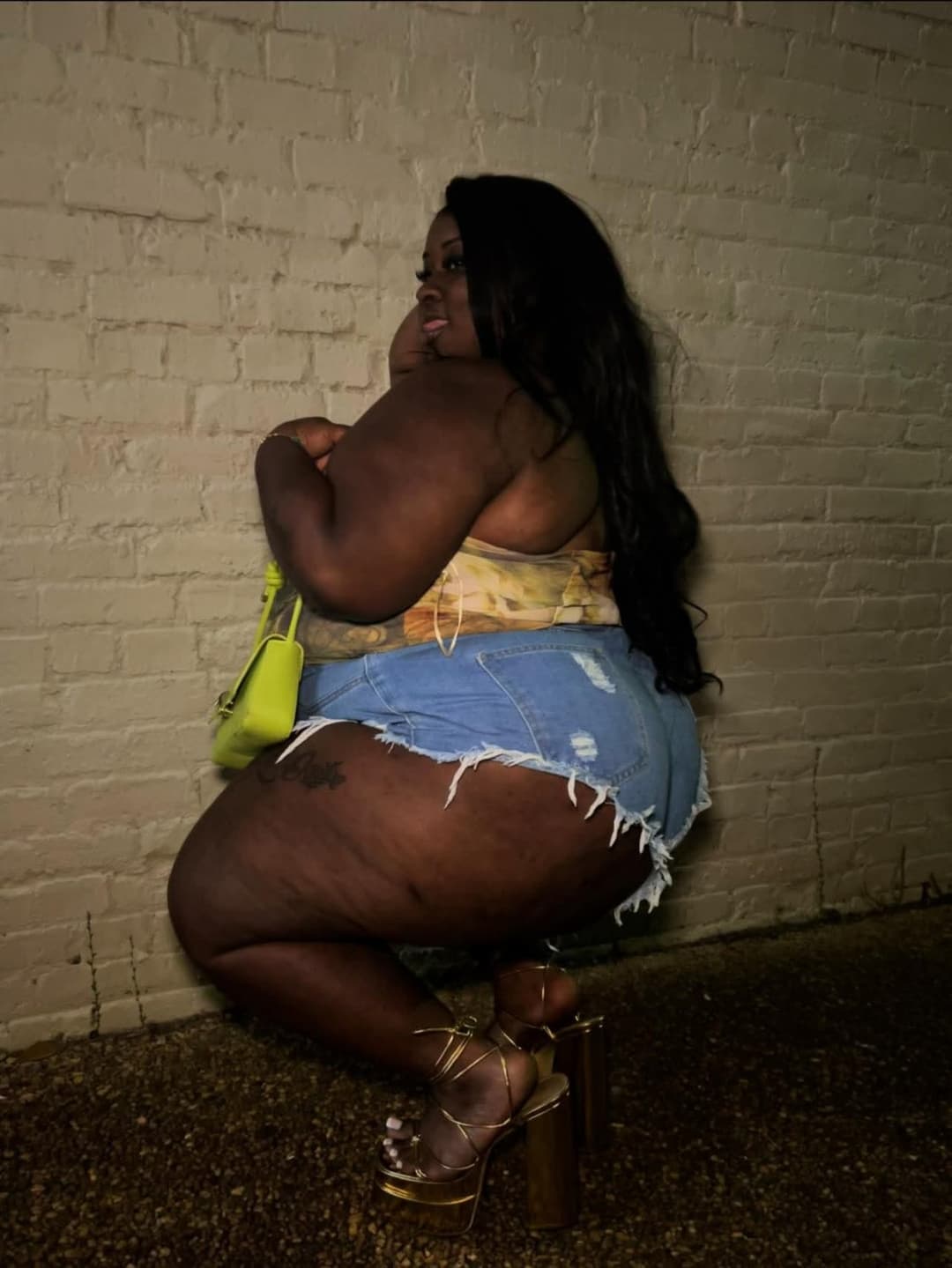 THICK HUGE CHOCOLATE SEXY CHUNKY EBONY SSBBW BBW BIG OLE JUICY ASS GOONER MATERIAL