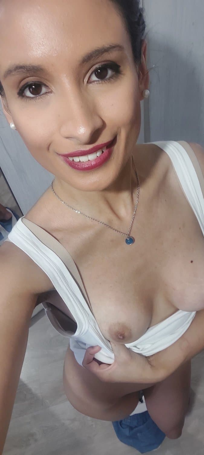 Do u like my Makeup???? I feel a Cutie slut today