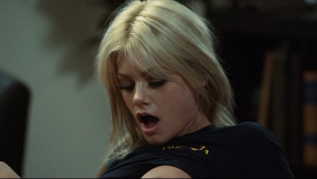 Blond sexy movie actress plays naked scenes in movie. Dm to see her naked