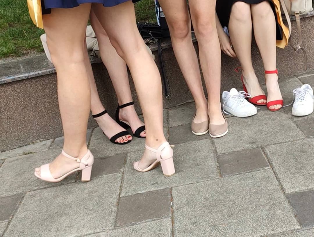 Hot slut - sexy feet. Foot fetish legs. high heels