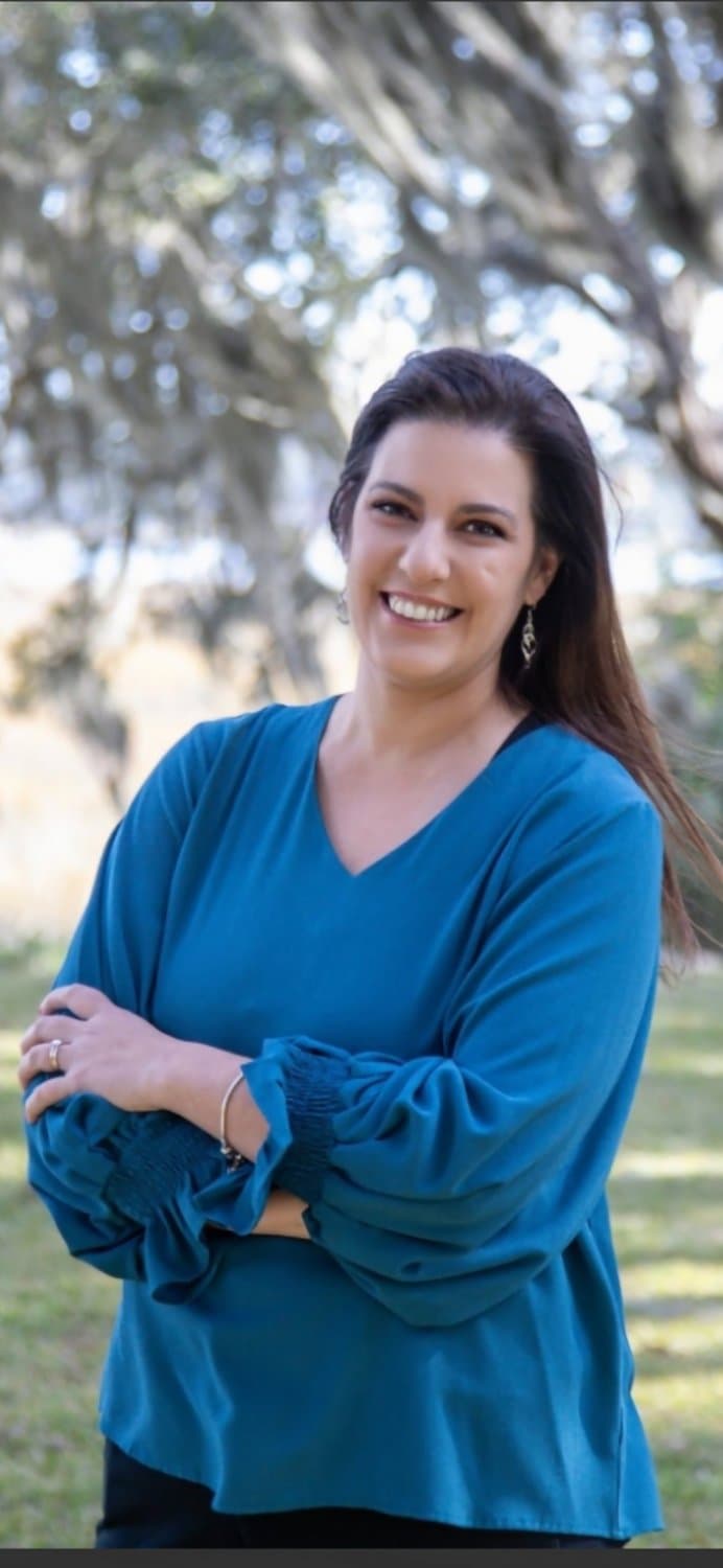 Outstanding big tits milf Jenifer gets face painted