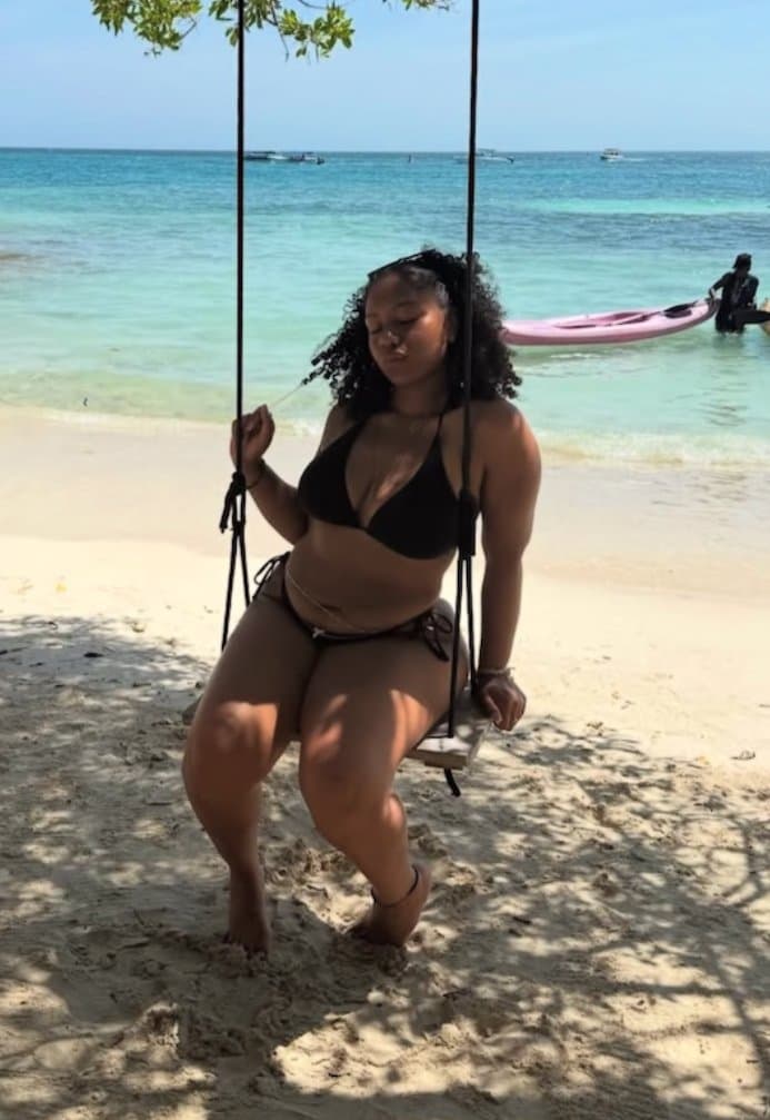 Friends and thick girlfriend