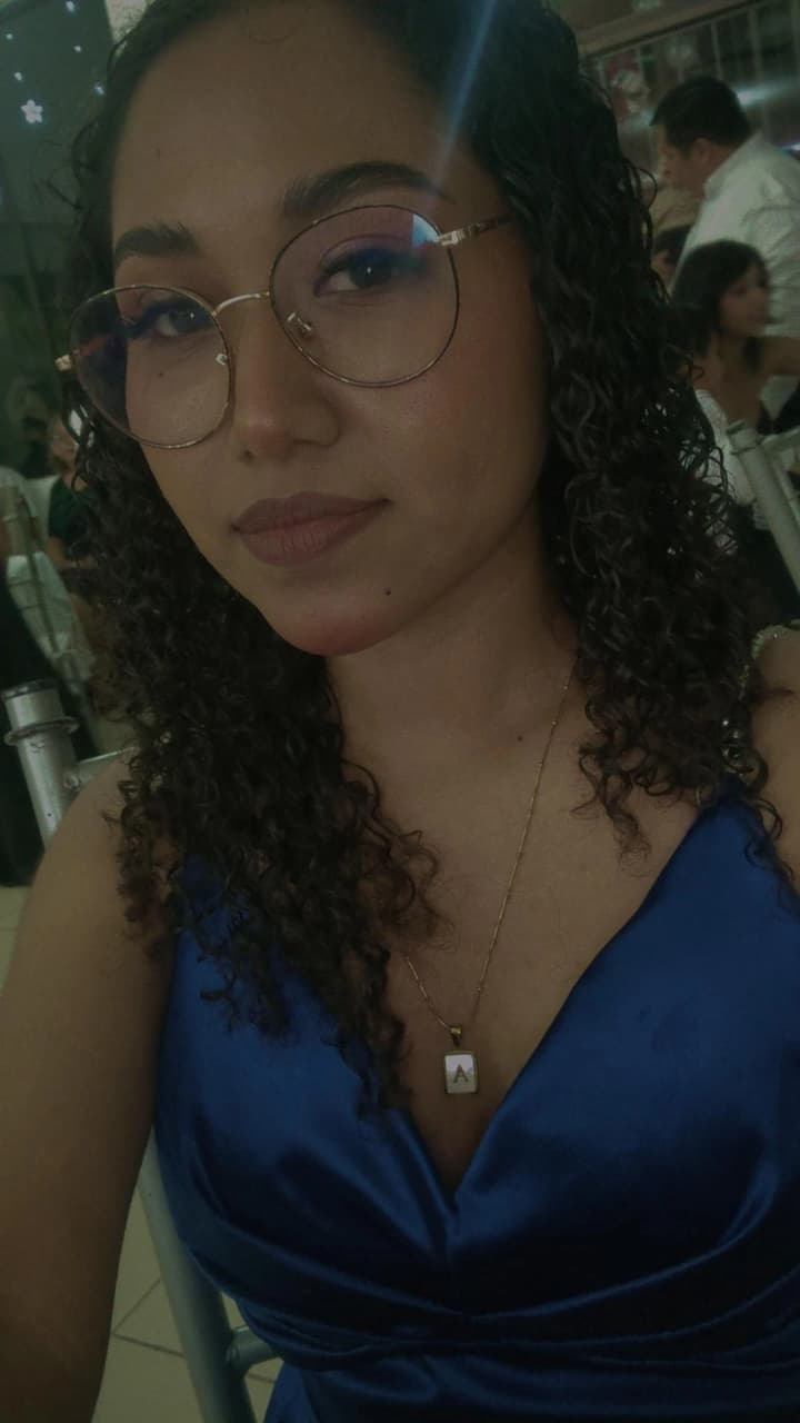 Putita morena culona filtrada y exhibida