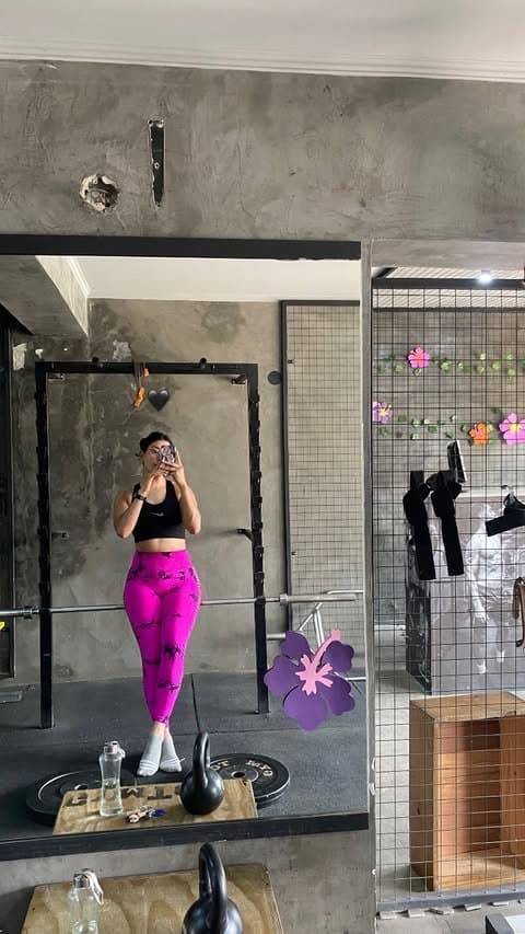 sofiicarsiimo. 2. terrible culazo la negra.. vgg