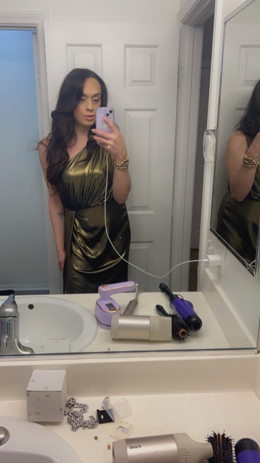 Click to view full size Tgirl Sextina pics. Hit me up