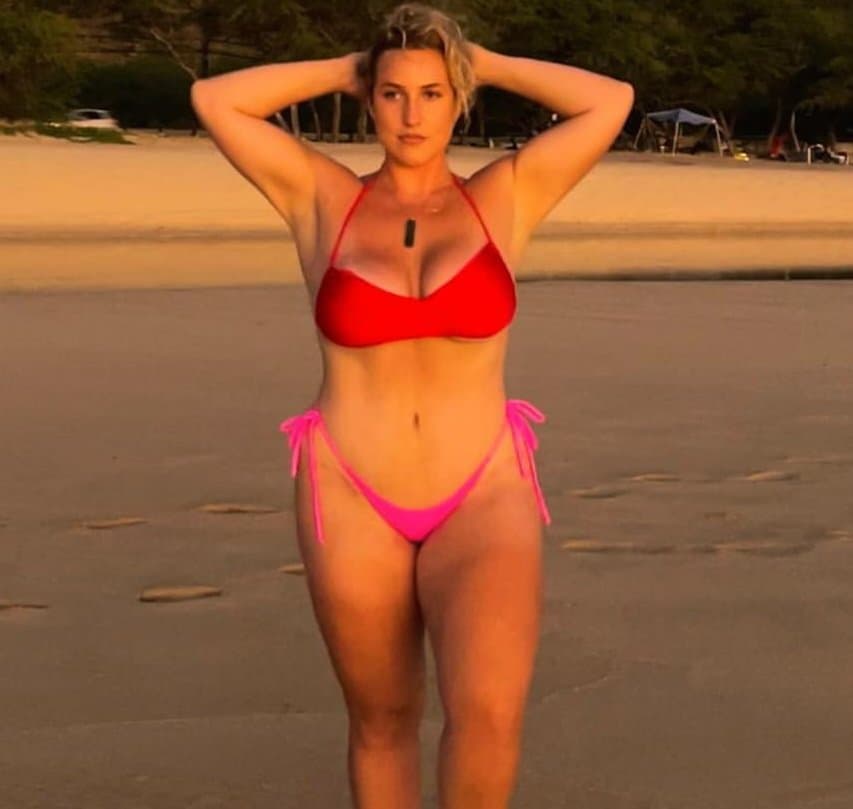 Thick curvy huge tits goddess