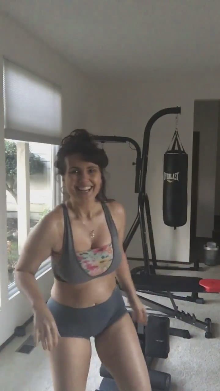 Best Friends mom Ultimate mix (Nudes,Bikini,Yoga pants, AI,Teases,lingerie,Sports bra) 100th post