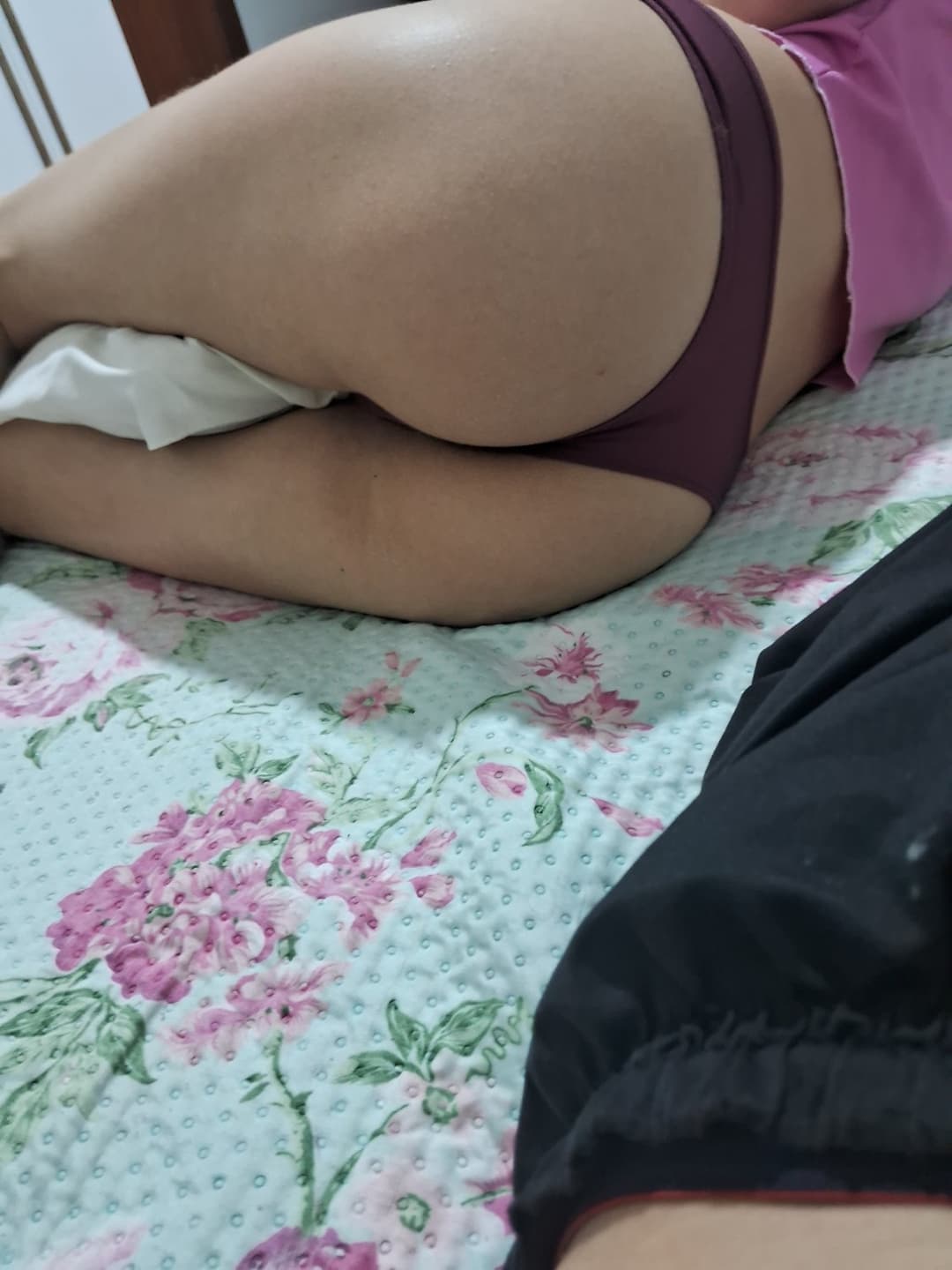 Exibindo esposa distraida