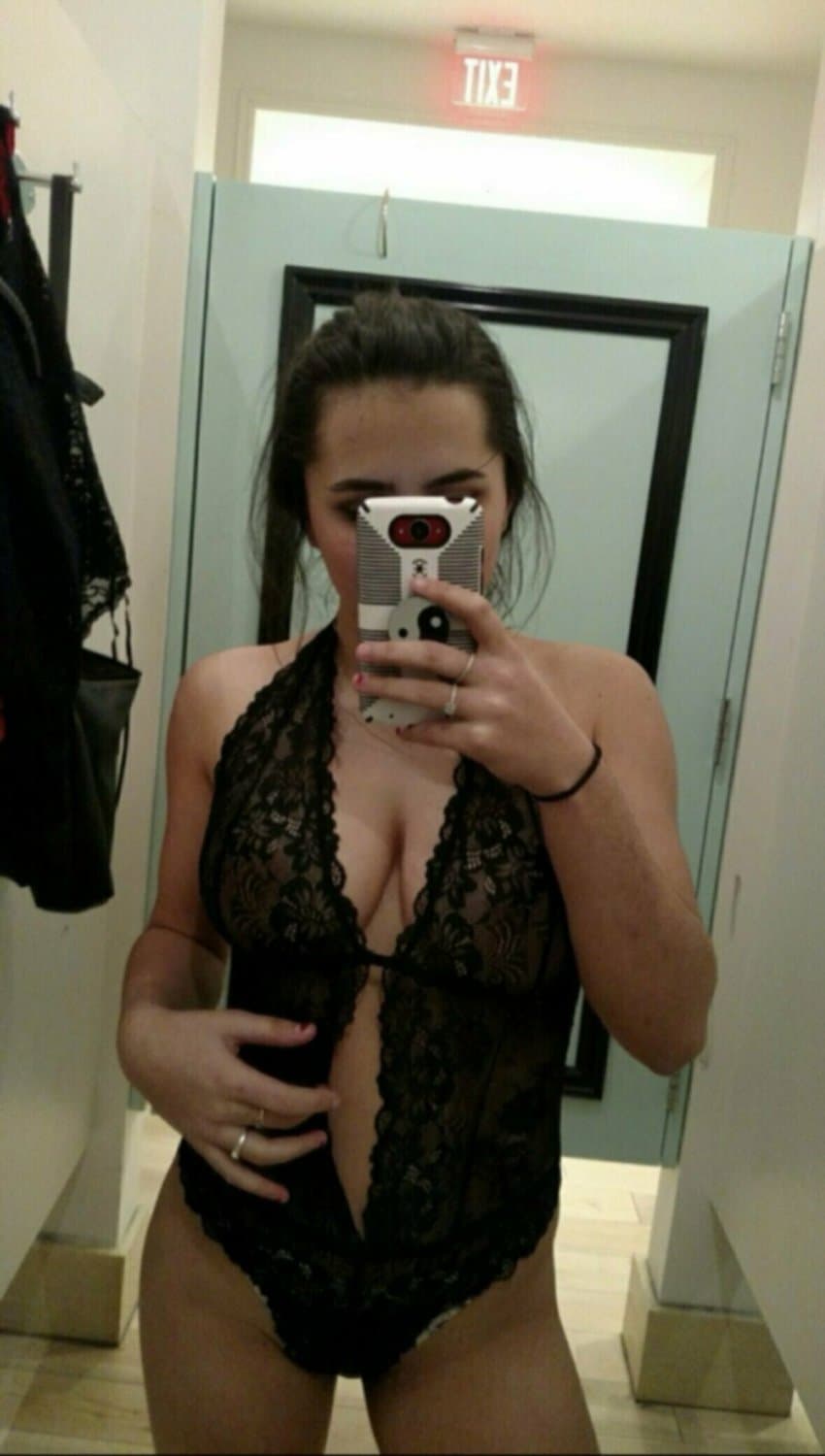 Click to view full size Dutch cumslut wants all her holes filled up